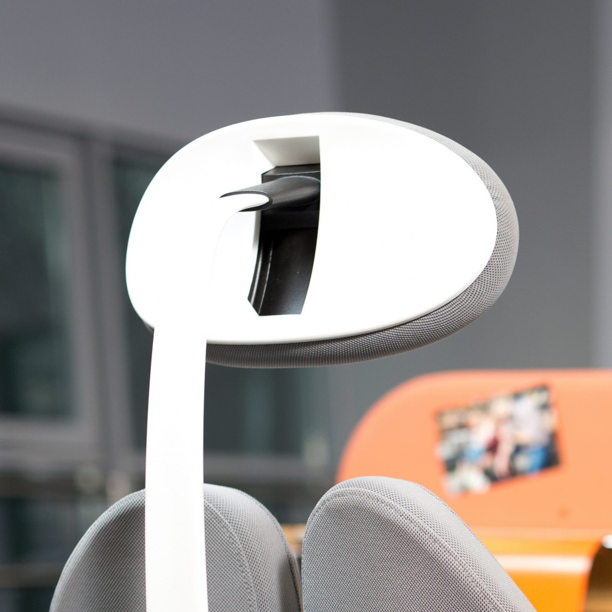 office-chairs_1-1_Xenium-4.jpg