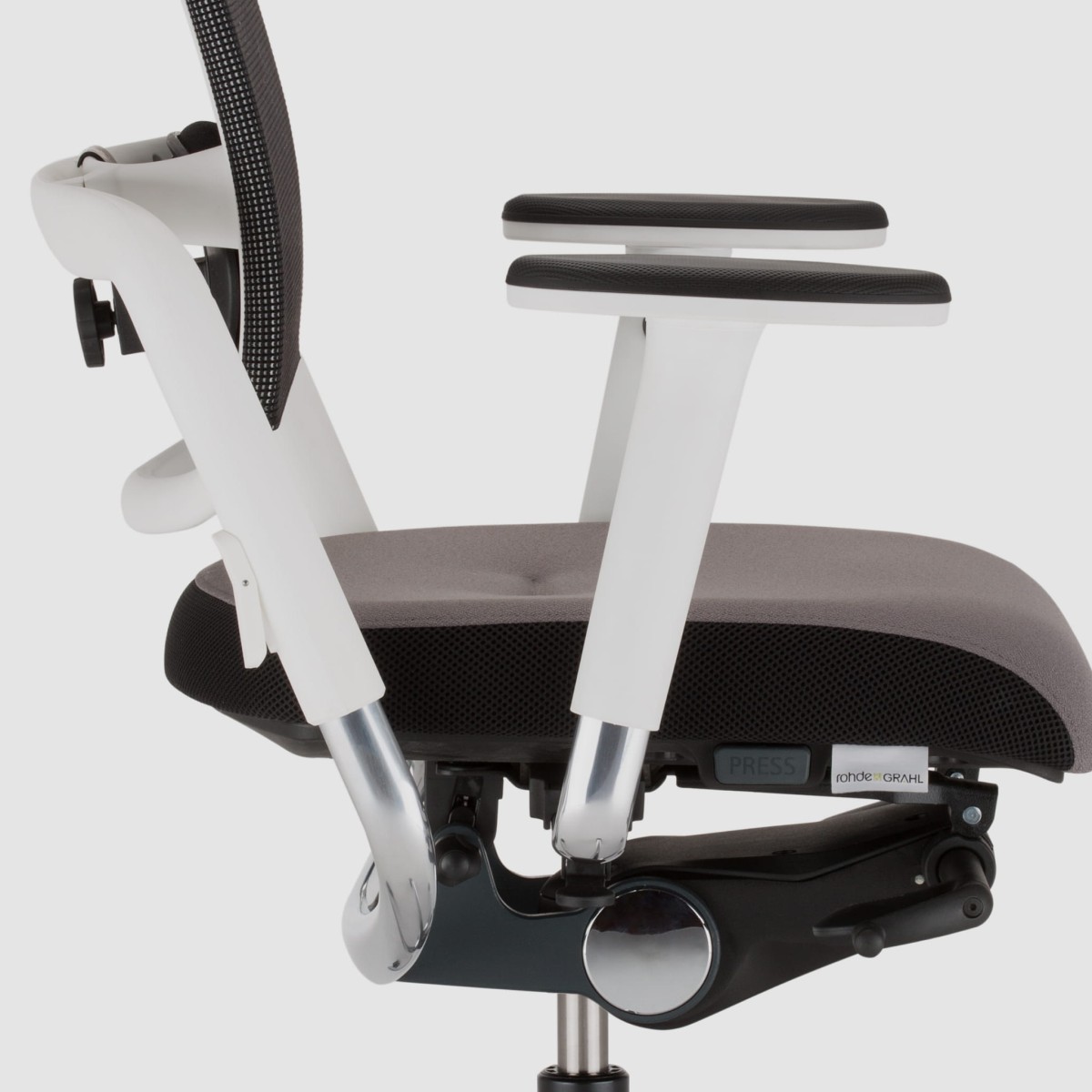 office-chairs_1-1_Xenium-7.jpg