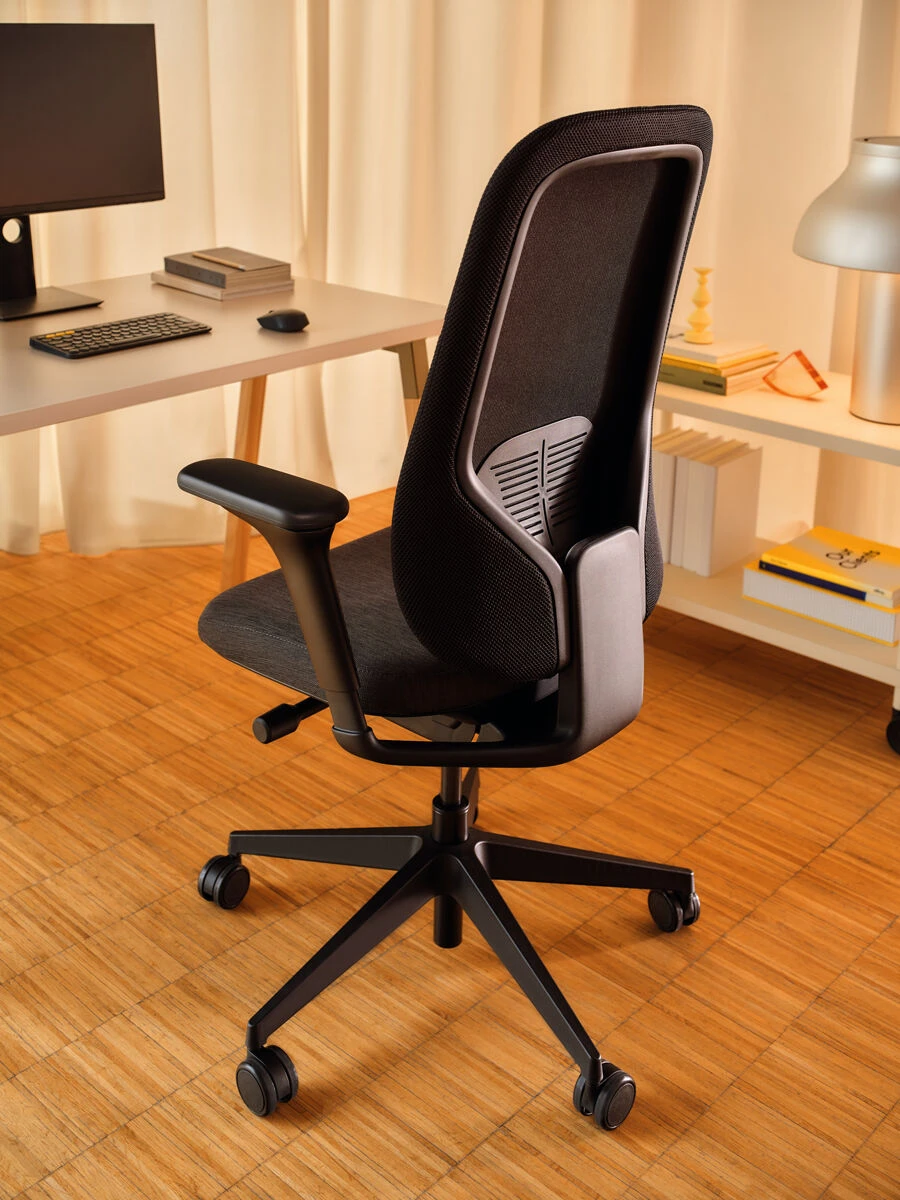 seating-office-chair-iris-mdd-ral9005-a61270-black.jpg