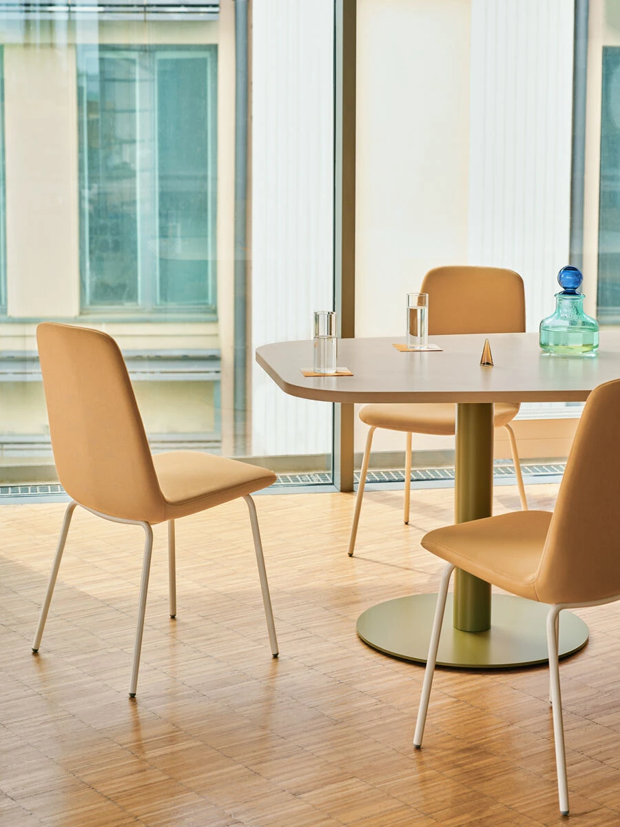 seating-chair-ulti-mdd-a61270-ral1013-conference-table-tack-polar-birch-ral6013.jpg